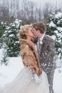 Esküvői fotózás télen az utcán és a természet - ötletek és képek