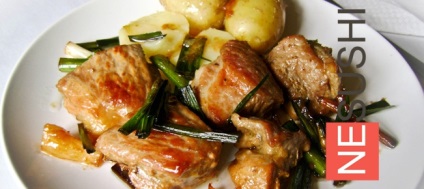 Carne de porc prăjită cu usturoi