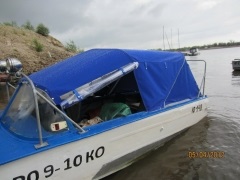 Tent pe barca 