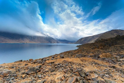 Top 10 lacuri cele mai adânci din Eurasia - turism internațional