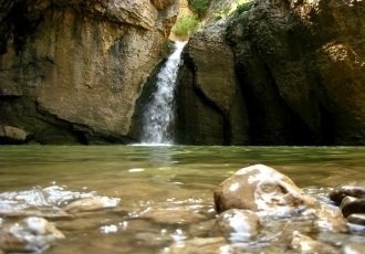 Cascade de câini calzi, Emen și Krushun, Bulgaria