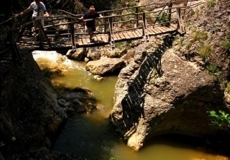 Cascade de câini calzi, Emen și Krushun, Bulgaria