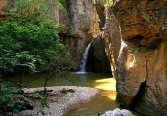 Cascade de câini calzi, Emen și Krushun, Bulgaria