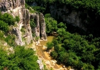 Cascade de câini calzi, Emen și Krushun, Bulgaria