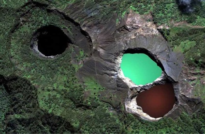 Volcano kelimutu