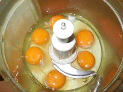 Cresterea de oua pe amidon - cum sa preparati clatite de oua cu amidon, reteta pas cu pas cu fotografie