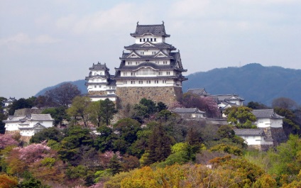 Castelul albastru alb (himeji) din Japonia istorie, fotografie, descriere, hartă