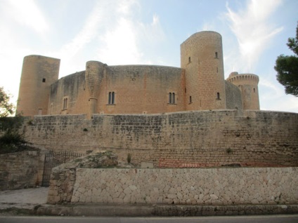 Bellver Castle, Spanyolország leírás, fényképek, amely a térképen, hogyan juthat