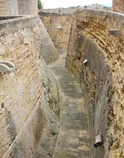 Bellver Castle, Spanyolország leírás, fényképek, amely a térképen, hogyan juthat