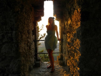 Kantara Castle, или най-романтичната крепостта на Северен Кипър в лъчите на залязващото слънце