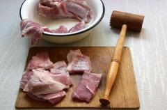 Carne de porc fiert cu cartofi și maioneză - o rețetă pentru a face pași cu fotografii, de unul singur