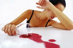 Femeile și alcoolul cauzează și consecințele consumului de alcool