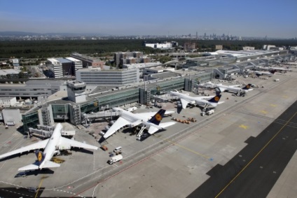 Aeroport în frankfurt - arrivo