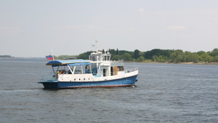 Béreljen yacht, motoros hajók és paddle gőzösök a Volga folyó Szaratov