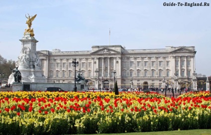 A Buckingham-palota - a hivatalos londoni rezidenciája a brit uralkodók