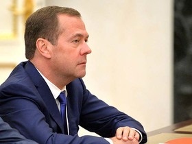 Numărul de semnături din cererea de demisie a lui Dmitri Medvedeva a depășit 275 de mii