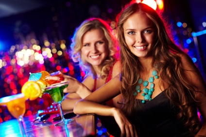 Ce gândesc bărbații și femeile despre întâlnirea cu cluburile de noapte