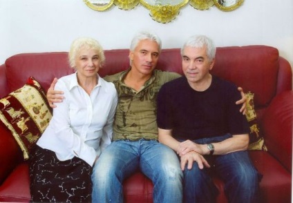 Dmitry Hvorostovsky - biografie, fotografie, familie, soție, boală, cancer, creștere, ultimele știri