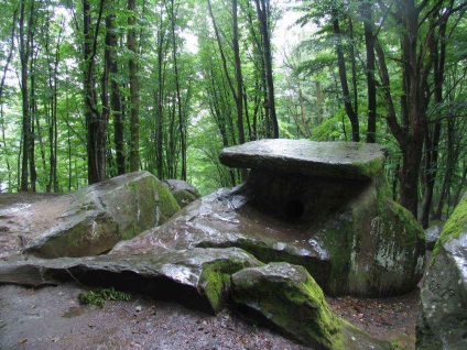 Dolmens a Kaukázusban lévő Krasnodar Területen - hősi házak vagy a lélek házai