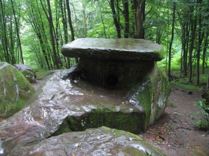 Dolmens a Kaukázusban lévő Krasnodar Területen - hősi házak vagy a lélek házai