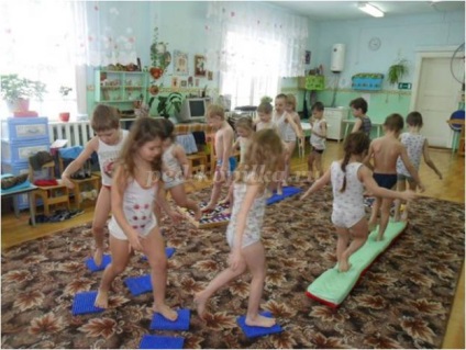 Yoga în grădiniță pentru copiii din grupul pregătitor senior
