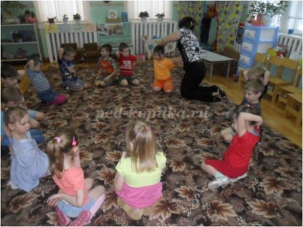 Yoga în grădiniță pentru copiii din grupul pregătitor senior
