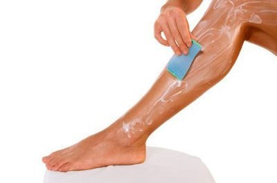 Cum se face depilarea picioarelor sau într-o zonă intimă, ceară, pastă de zahăr, fotografie și video