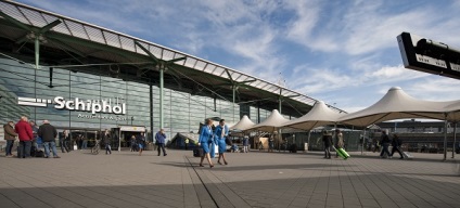 Cum să ajungeți de la aeroport la centrul orașului Amsterdam, în Amsterdam