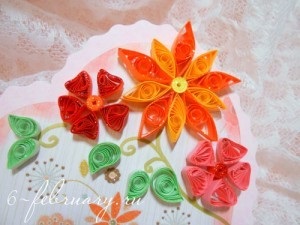 Cum să faci o hârtie de Valentine într-o tehnică de quilling