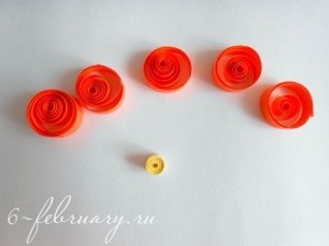 Hogyan készítsünk egy Valentin papírból Quilling technika