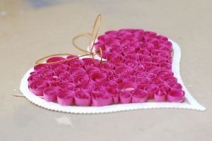 Cum să faci o hârtie de Valentine într-o tehnică de quilling