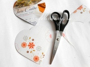 Cum să faci o hârtie de Valentine într-o tehnică de quilling