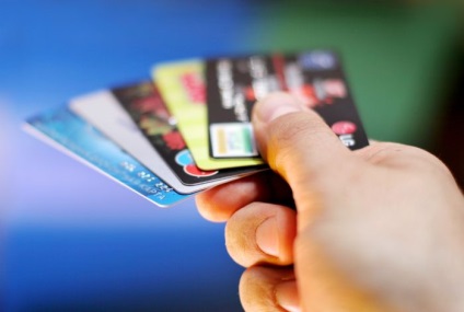 Cum să aflați cele mai recente operațiuni de pe cardul de economii - verificați cheltuielile online, prin SMS, bancare
