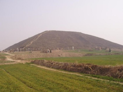 Chineză piramide fotografie, coordonate