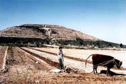 Chineză piramide fotografie, coordonate