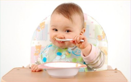 Atunci când este posibil să se dea kefir unui copil beneficiile, regulile de introducere a alimentelor complementare