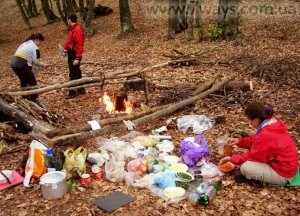 Bonfire într-o excursie pe jos cum să alegi un loc pentru un incendiu, cum să dai un șemineu, cum să luminezi în mod corespunzător un foc