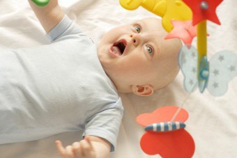 Torticollis az újszülöttek okoz, a tünetek, a kezelés