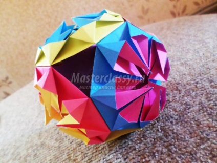 Kusudama de șase module pătrate