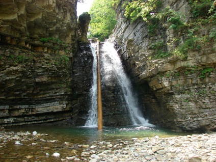 Gruparea într-o excursie pe jos