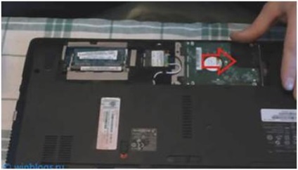 Laptop emachines e642g - dezasamblarea, curățarea și înlocuirea grăsimii termice