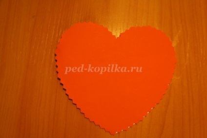 Carte poștală de Valentine în quilling cu mâinile proprii