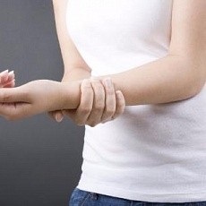 Fractura articulației încheieturii mâinii cu deplasare și fără simptome și tratament, on-line sănătoasă