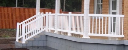 Balustradă pe verandă din materiale diferite - alegem corect