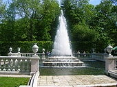 Peterhof (ansamblul palat și parc) este