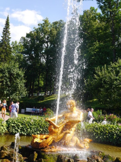 Fântâni Peterhof, parcuri și alte atracții, totul despre călătorie