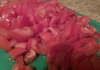 Fűszeres bab saláta paradicsommal és fokhagymával - recept fotóval