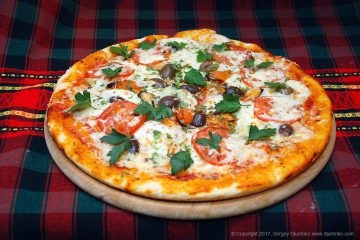 Pizza cu midii - pizza delicioasă cu scoici și brânză