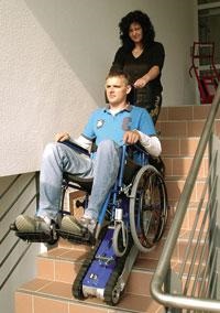 Ascensoare pentru utilizatorii de scaune cu rotile