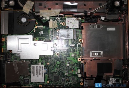 Dezasamblarea laptopului toshiba a300 și curățarea răcirii